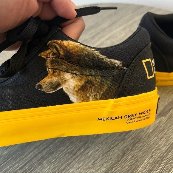 NWOT Vans Old Skool Black National Geographic Photo Aark Animal Sneakers sz 6.5 - Picture 9 of 16